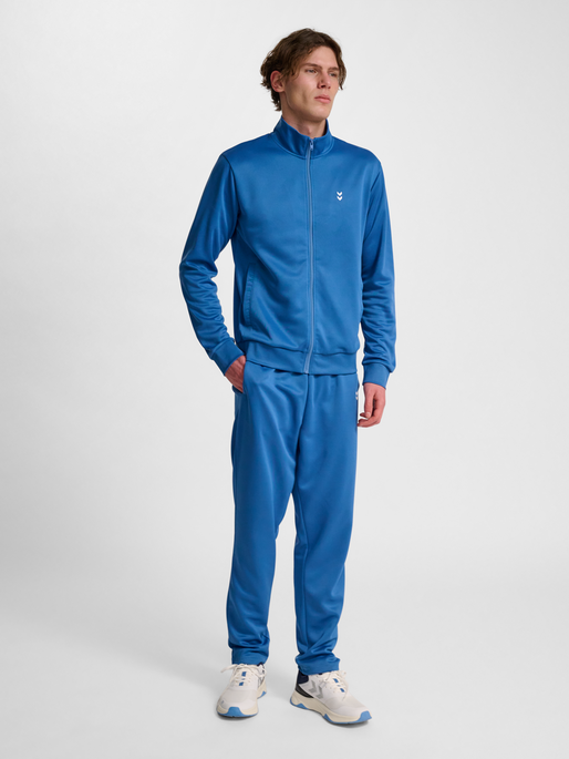 hmlPULSE TRACKSUIT, RIVERSIDE, model