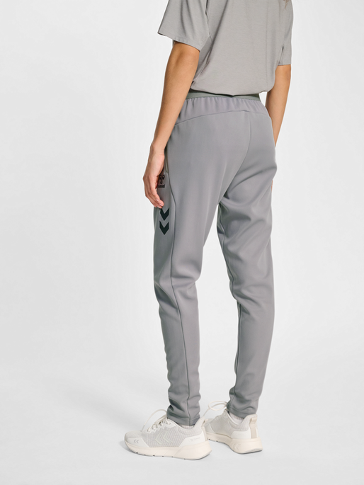 hmlCIMA 2.0 PANTS WOMAN, ALLOY, model