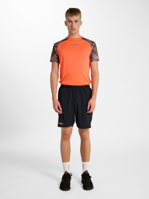 hmlBLAZE PRO TRAINING SHORTS, BLACK/ORANGE, model