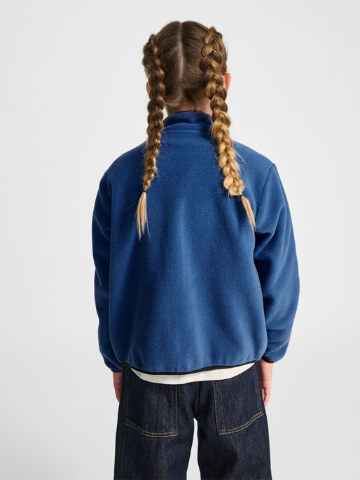 hmlJR FLEECE ZIP JACKET, TRUE NAVY, model