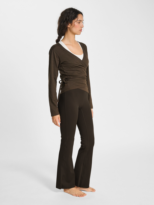 hmlYOGA HIGH WAIST FLARE W TIGHTS, DELICIOSO, model