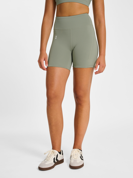 hmlHIIT IMPACT HW SHORT TIGHTS, SEAGRASS, model