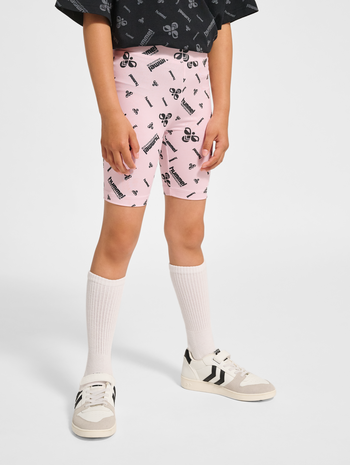 hmlJR GYM SHORT TIGHTS, BARELY PINK, model