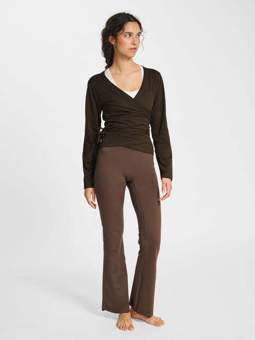 hmlYOGA CANJA WRAP BLOUSE, DELICIOSO, model