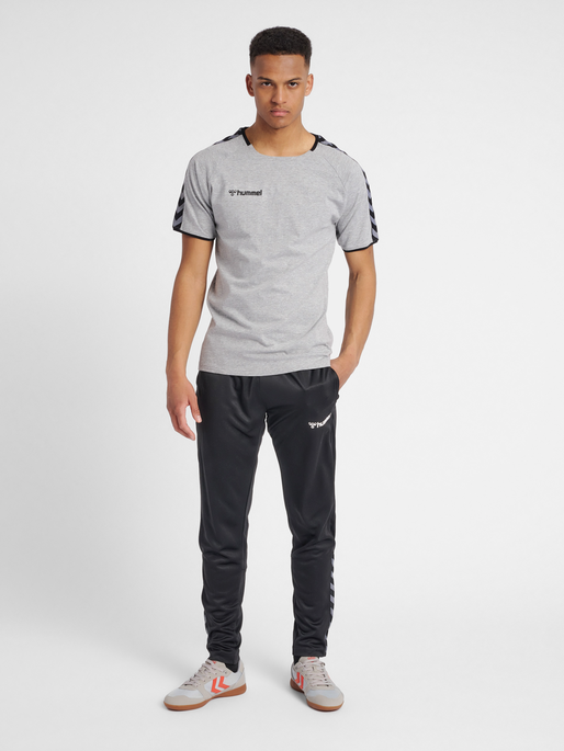 hmlAUTHENTIC TRAINING TEE, GREY MELANGE, model
