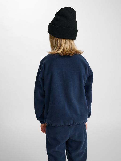 hmlJR FLEECE ZIP JACKET BEE, DRESS BLUES, model
