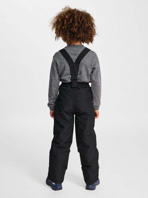 hmlJR SNOW PANTS WP10K, BLACK, model