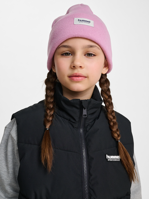 hmlJR PUFFER VEST, BLACK, model